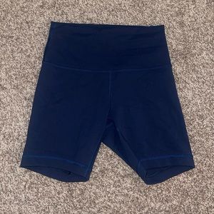 Lululemon Wunder Under Shorts in Navy
